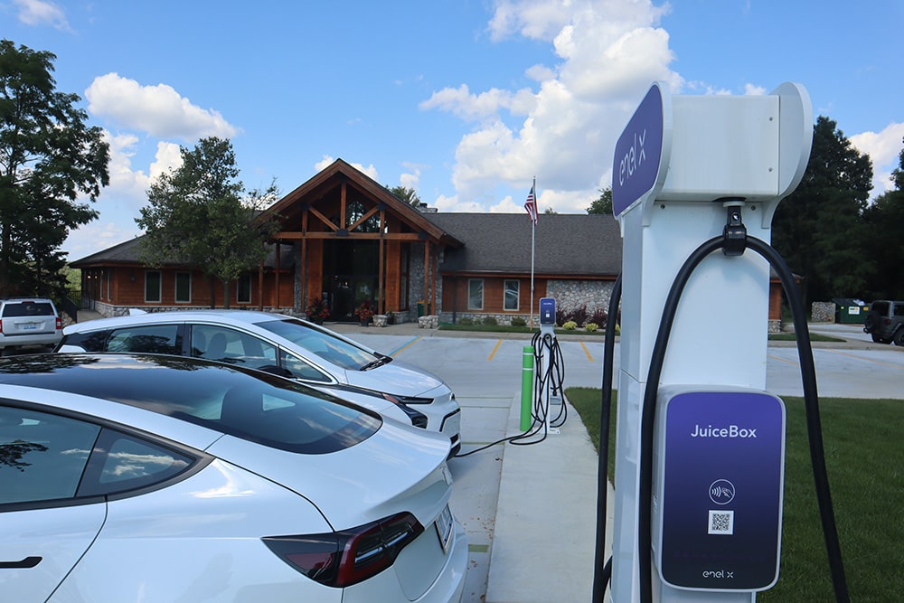 Image of Enel X JuicePedestal charging EVs at State Electric Company